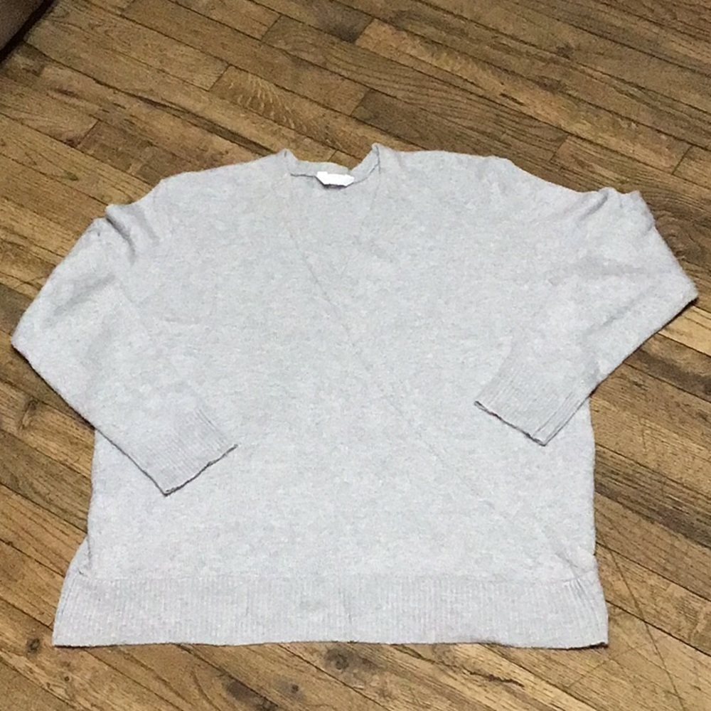 WOMENS CROSS FRONT V-NECK KNIT PULL OVER SWEATER.